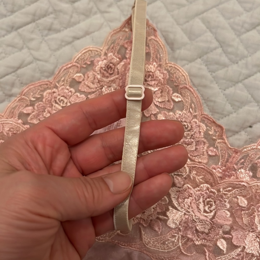 VTG Parisian lingerie. Sexy pink camisole with intricate lace trim. Small. - Picture 4 of 5